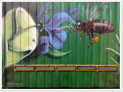 "Homage an die Biene II" Imkerei Wizenhause, Alperstedt "Homage an die Biene II" Gestaltung Bienenwagen