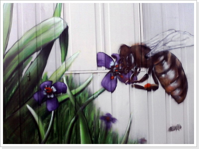 "Homage an die Biene III" Imkerei Wizenhause, Alperstedt "Homage an die Biene III" Gestaltung Bienenwagen