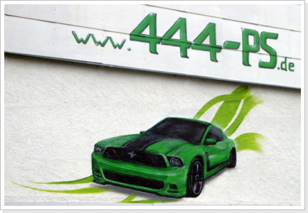 "Leistung" 444 PS Autovermietung "Leistung" Wandgestaltung