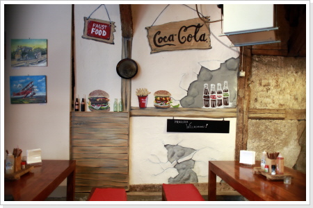 "Faustfood" Coca Cola AG / faustfood "Faustfood" Wandgestaltung